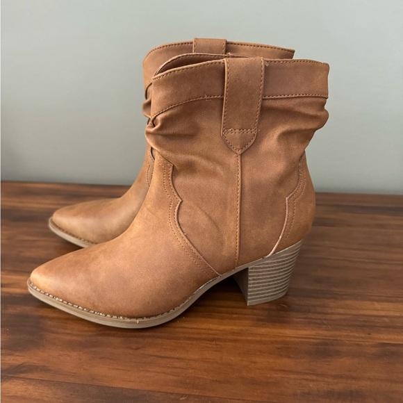 Time and Tru Brown‎ Cowboy Ankle Boots Brown Women’s size 6 - Picture 1 of 5